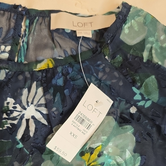 NWT LOFT Blue Sheer Bell Sleeve  Dark Floral Blouse - Picture 6 of 6